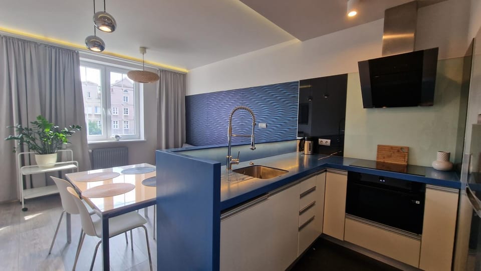 TV and multimedia, Kitchen or kitchenette, Dining area, oven