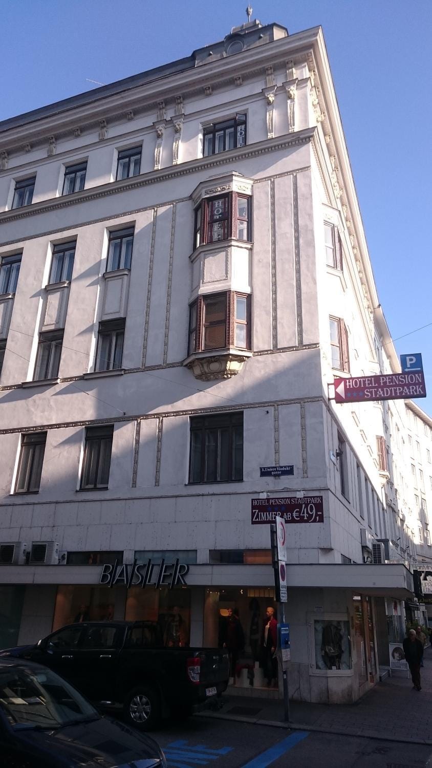 Property building, Facade/entrance
