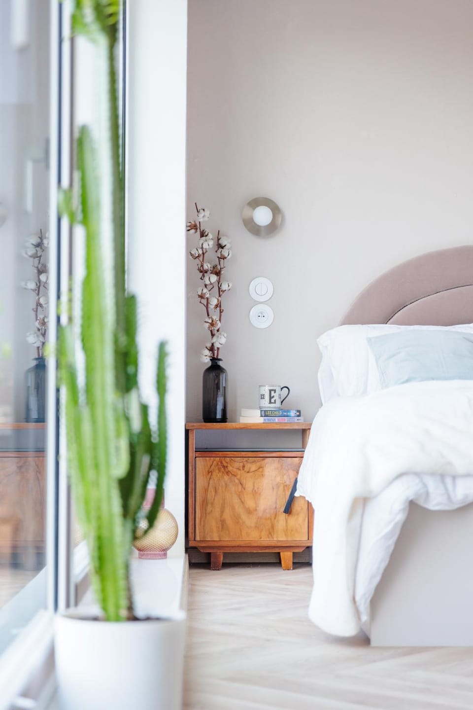 Bed, Bedroom, Landmark view, River view