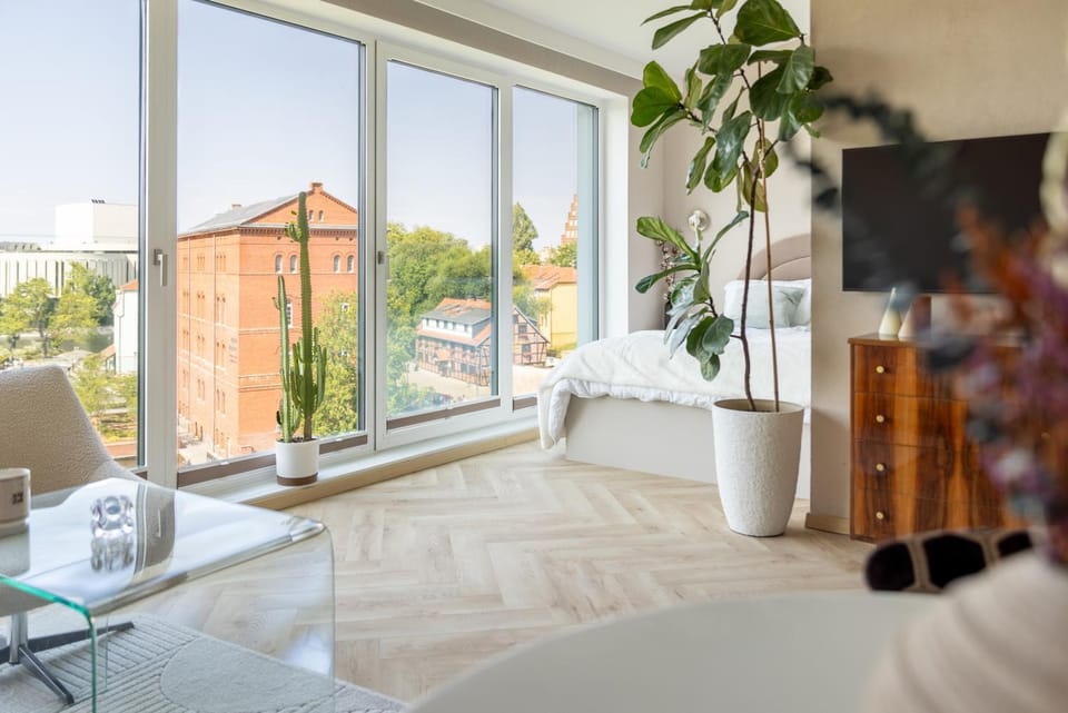 View (from property/room), Living room, Landmark view, River view