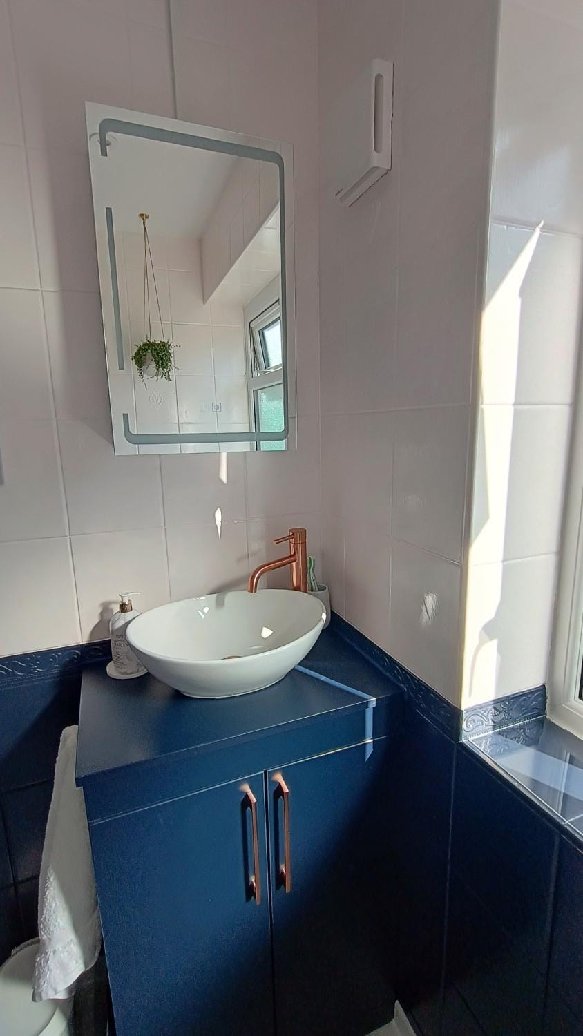 Welcome to No 2 - Modern Comfortable Homestay Vacation rental in Reading