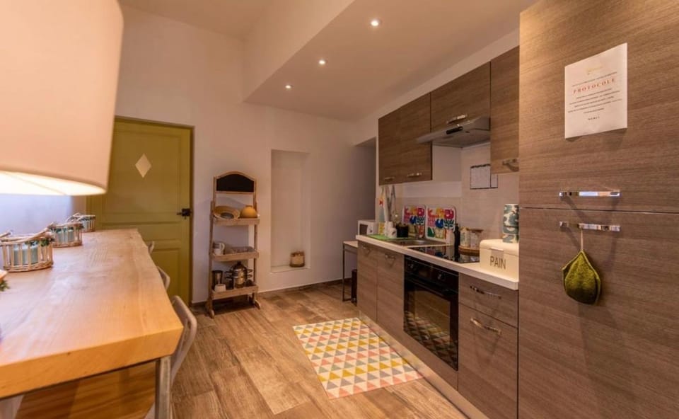 Mas Coeur Provence Calme Beauté Grand Parc House in Carpentras