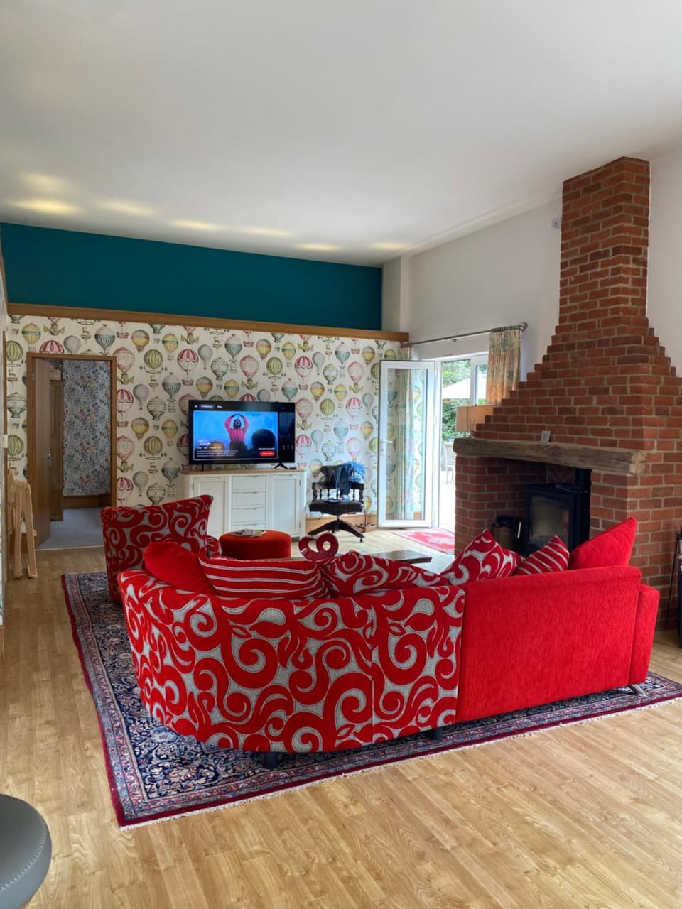Communal lounge/ TV room, TV and multimedia, Living room