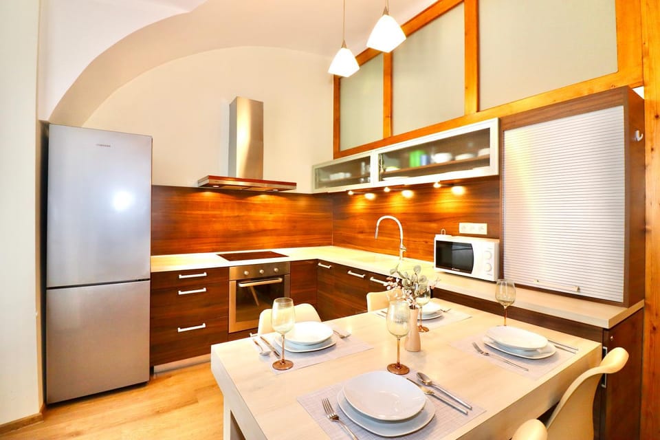 Kitchen or kitchenette, Dining area, dishwasher, oven, stove