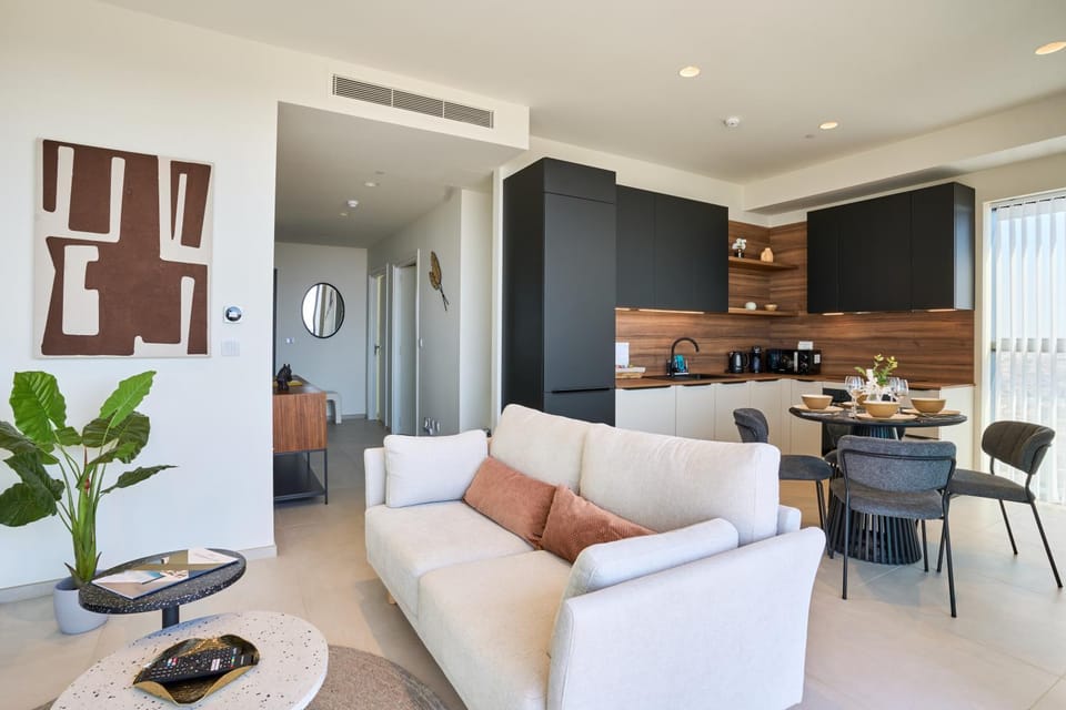 Kitchen or kitchenette, Living room, Seating area