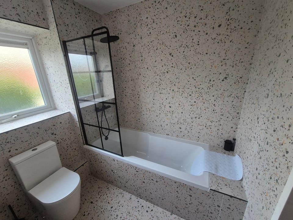 New Double room beside tramline Vacation rental in Dublin