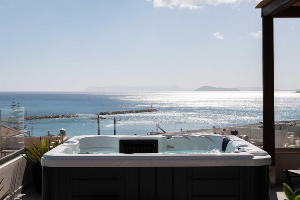 Day, Natural landscape, Hot Tub, Hot Tub, View (from property/room), Balcony/Terrace, Balcony/Terrace, Sea view