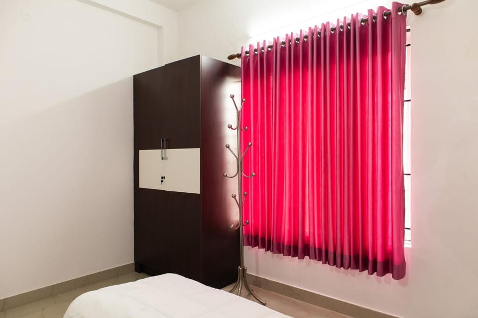 Bedroom, wardrobe