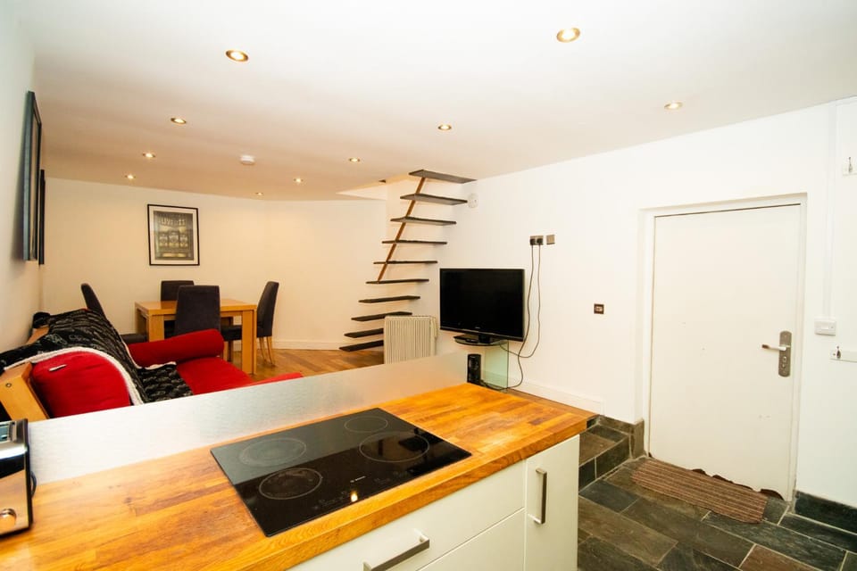 Kitchen or kitchenette, Living room