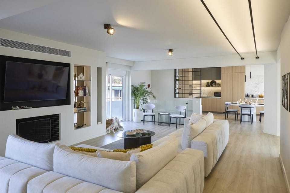 Communal lounge/ TV room, TV and multimedia, Living room