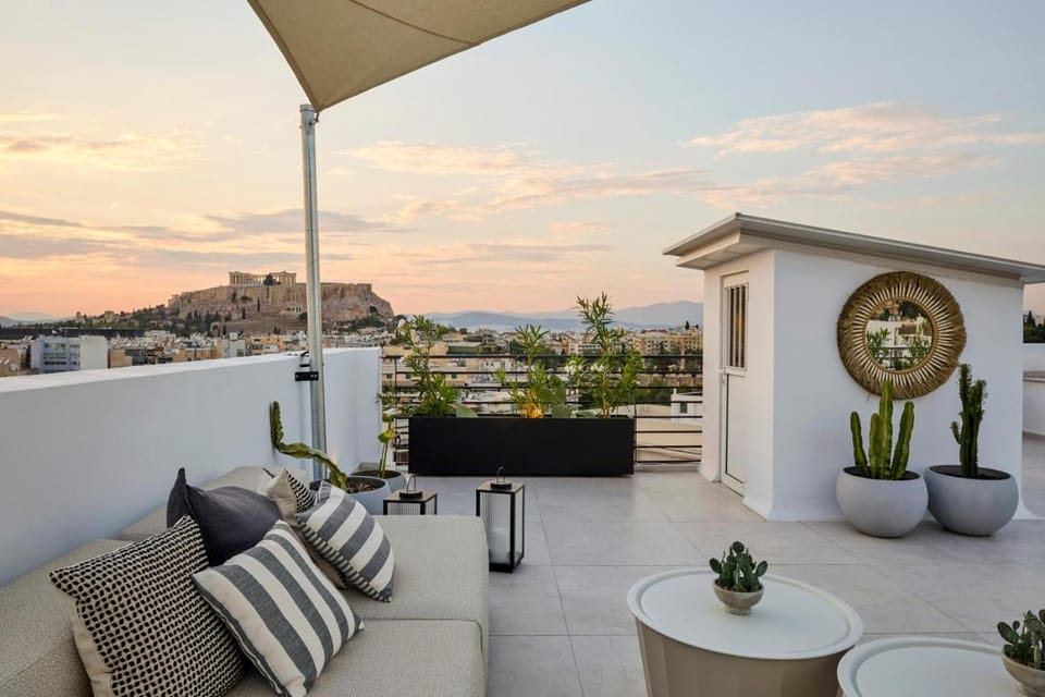 Patio, Day, Natural landscape, View (from property/room), Balcony/Terrace, Balcony/Terrace, Seating area, City view