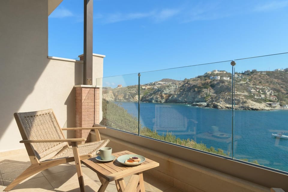 Day, Natural landscape, View (from property/room), Balcony/Terrace, Seating area, Mountain view, Sea view
