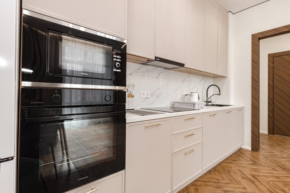 Kitchen or kitchenette, minibar, oven, stove, kitchen