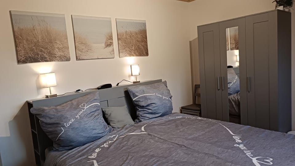 Bed, Bedroom, wardrobe