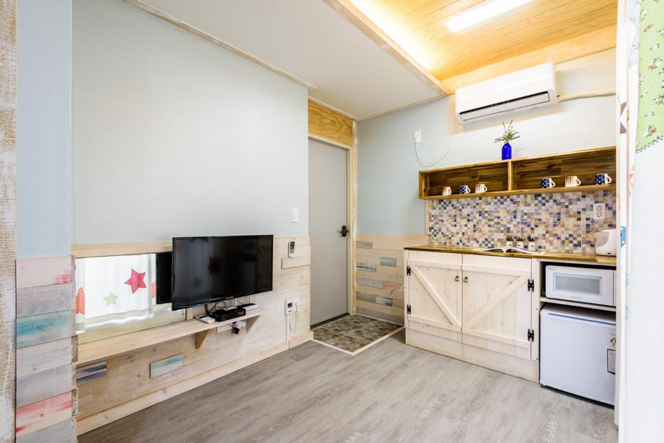 TV and multimedia, oven