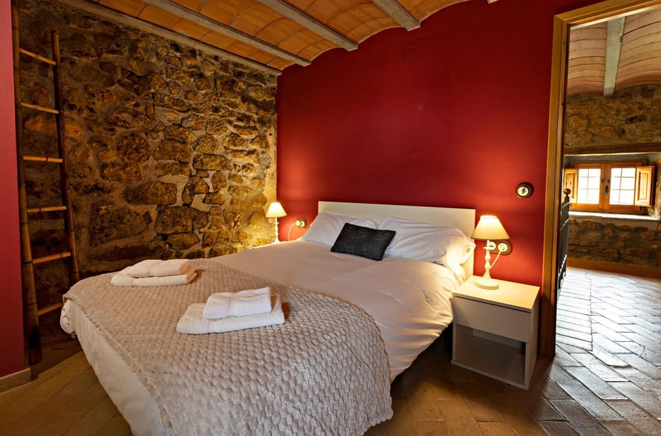 L'Antic ajuntament de la Torra House in Catalonia
