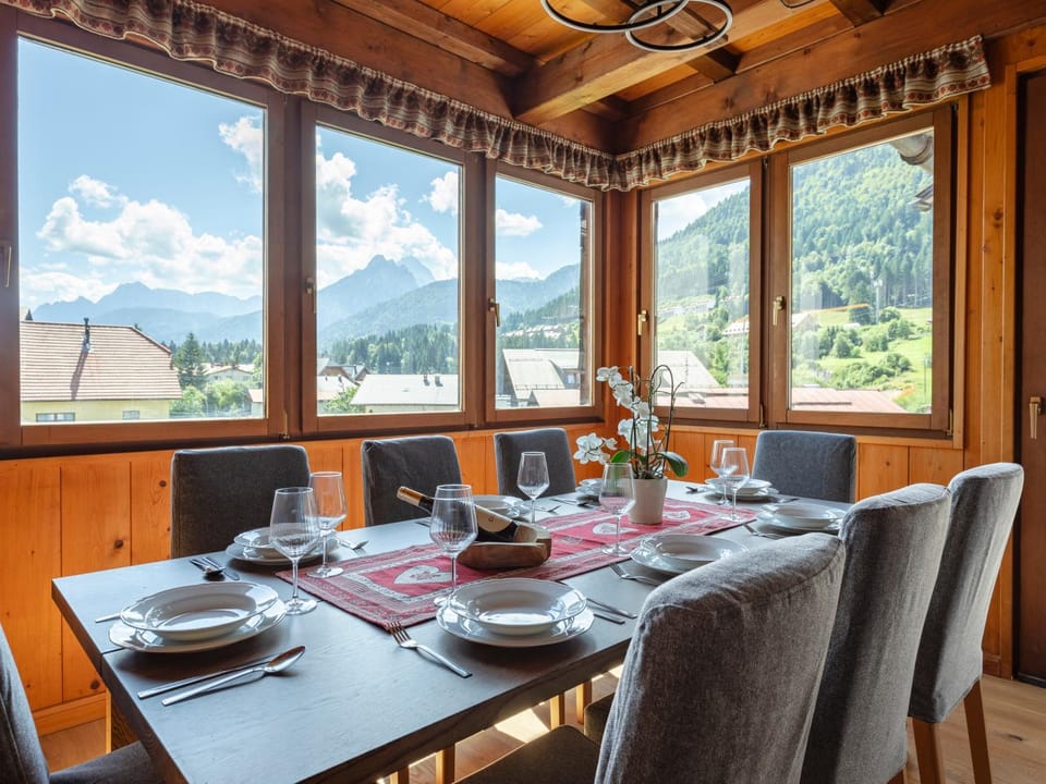 Natural landscape, Seating area, Dining area, Food, Mountain view