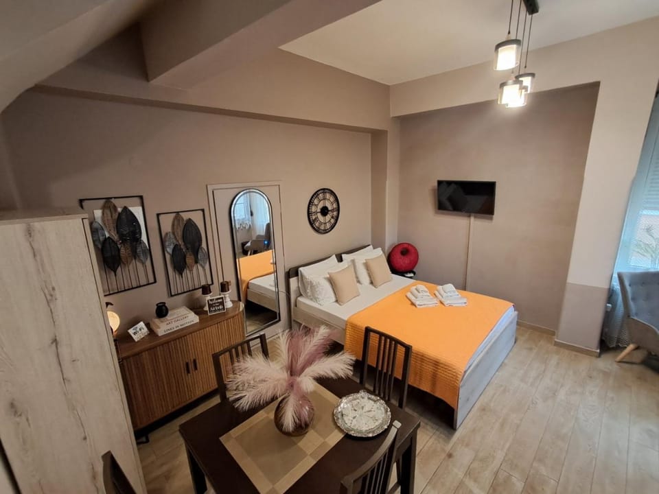 Bed, Living room