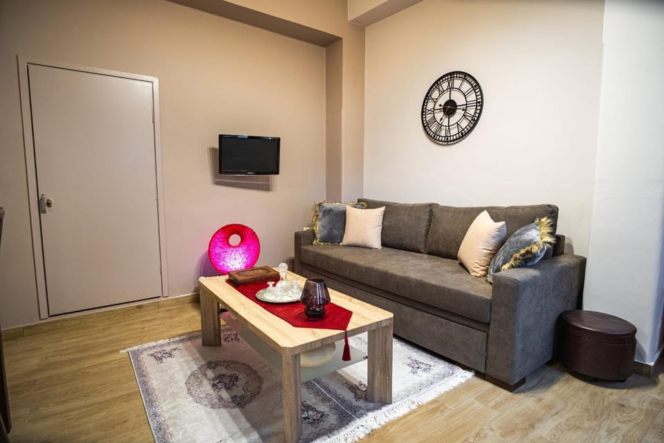 Communal lounge/ TV room, TV and multimedia, Living room, Seating area