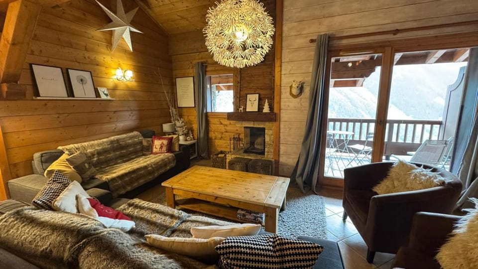 View (from property/room), Balcony/Terrace, Living room, Seating area