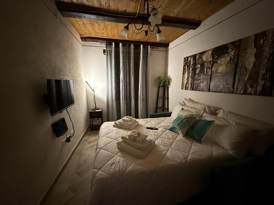 Living room, Bedroom