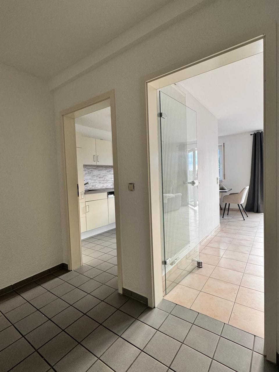 Kitchen or kitchenette, Living room