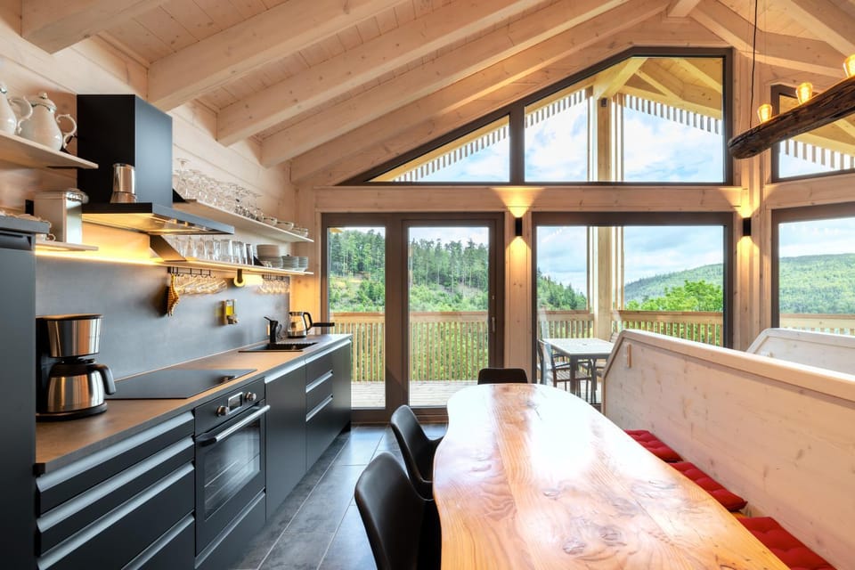 Natural landscape, Coffee/tea facilities, View (from property/room), Balcony/Terrace, Kitchen or kitchenette, Seating area, Dining area