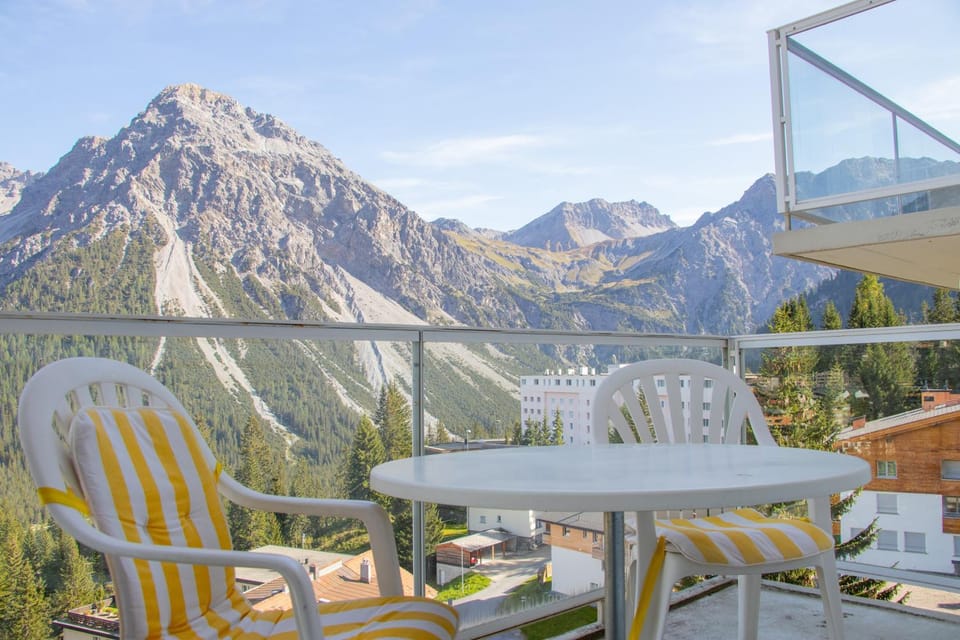 Balcony/Terrace, Mountain view