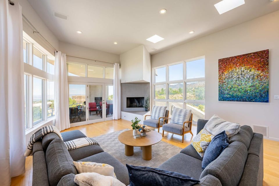 Living room, Seating area, fireplace
