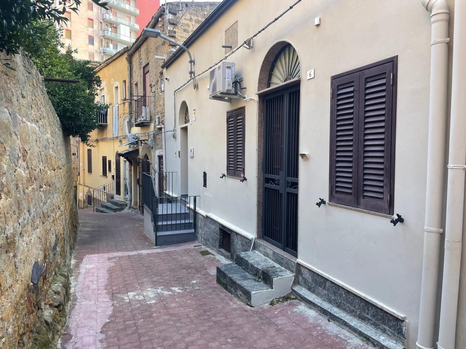Property building, Quiet street view