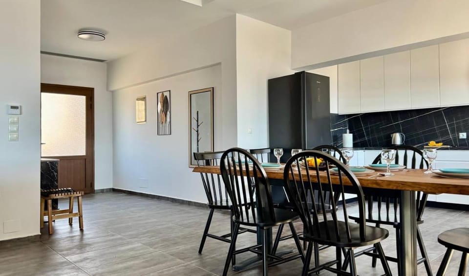 Kitchen or kitchenette, Living room, Dining area, stove