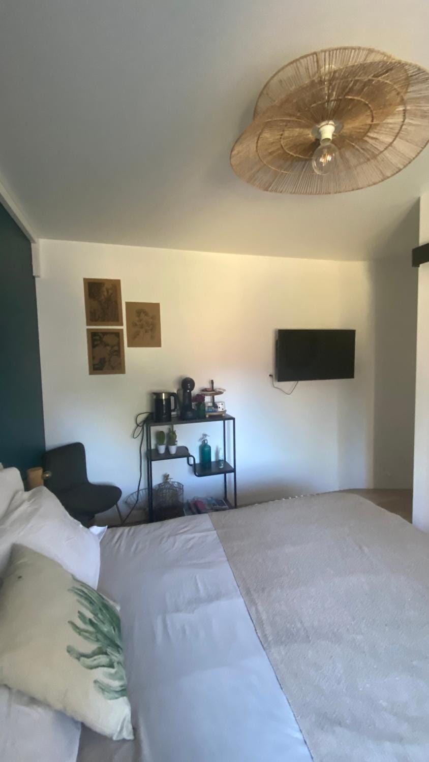 Les murmures de l'eau, chambre d'hôtes avec jacuzzi Bed and Breakfast in Lannion