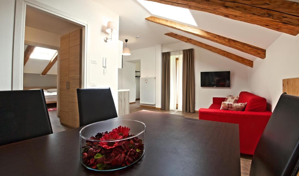 Kitchen or kitchenette, Living room, Dining area