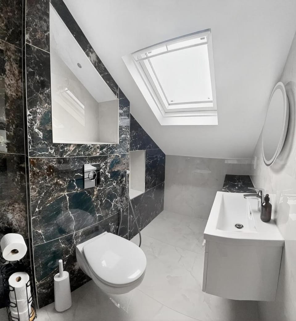 Toilet, Bathroom