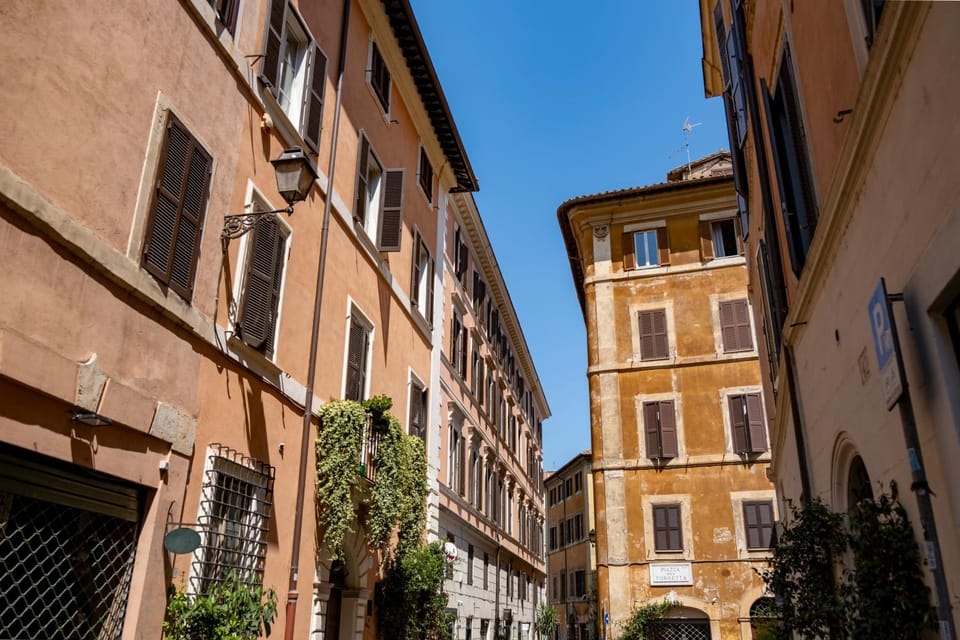 Property building, Day, Neighbourhood, City view, Street view
