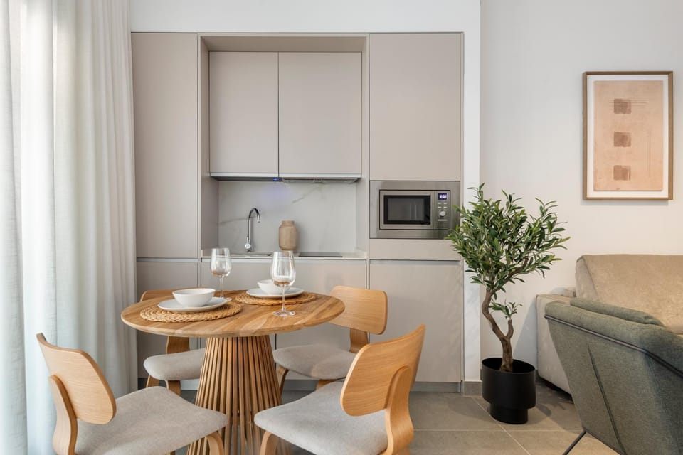 Kitchen or kitchenette, Dining area, Food, stove
