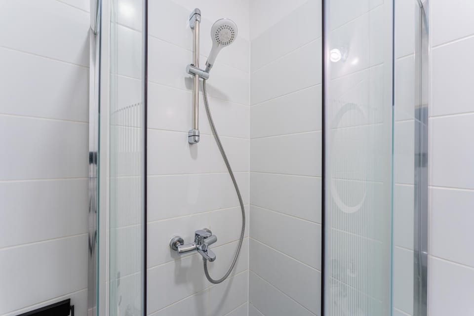 Shower, Toilet, Bathroom, On site, towels