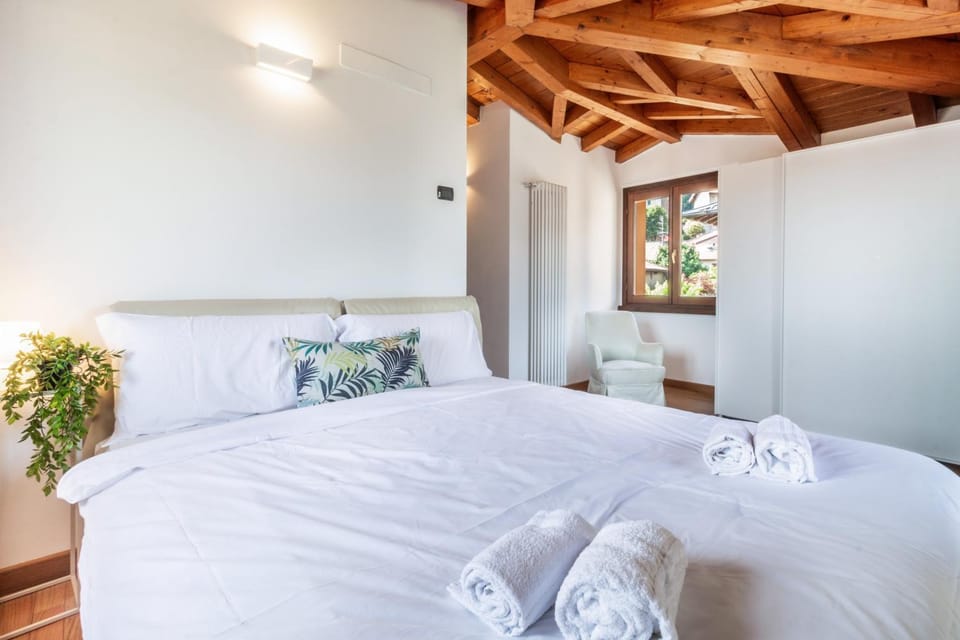 Din Don House Apartment in Cernobbio