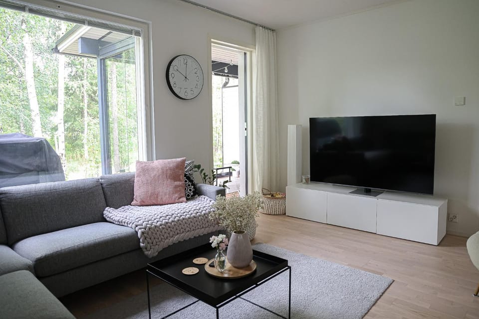 Communal lounge/ TV room, TV and multimedia, Living room, Seating area