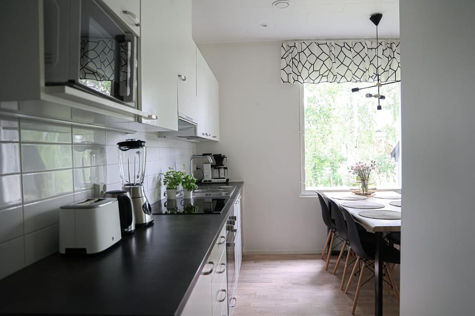 Kitchen or kitchenette, Dining area, dishwasher, stove