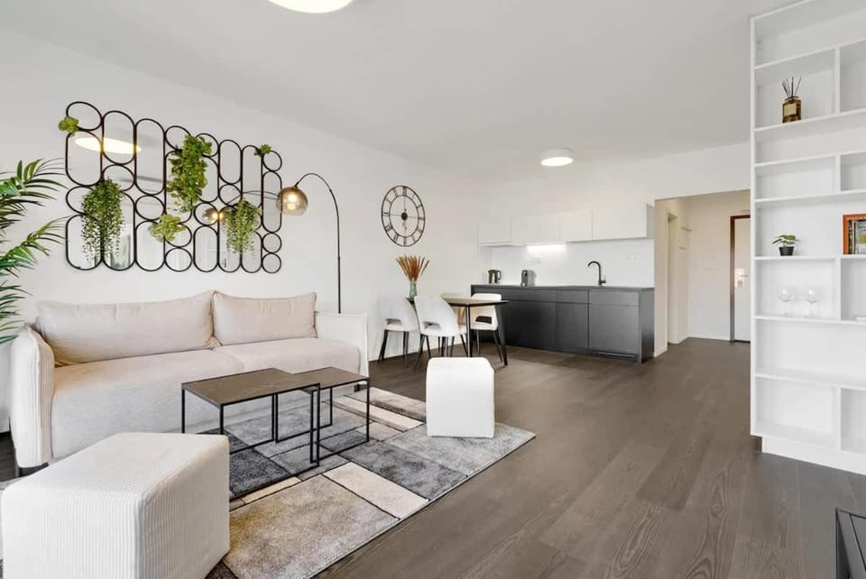 Kitchen or kitchenette, Living room, Seating area, Dining area