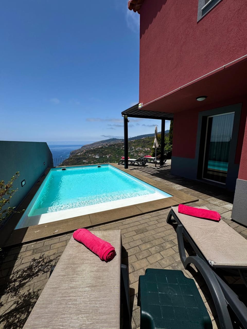 Property building, Patio, Day, Natural landscape, View (from property/room), Balcony/Terrace, Mountain view, Pool view, Sea view, Swimming pool, sunbed