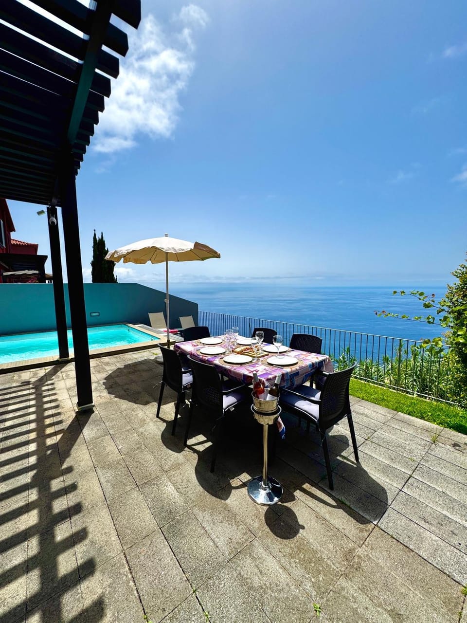 Day, Natural landscape, View (from property/room), Balcony/Terrace, Dining area, Sea view, sunbed