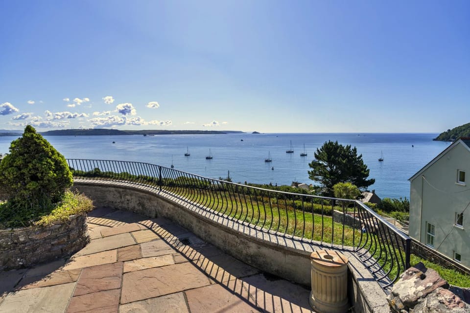 Property building, Nearby landmark, Natural landscape, Sea view