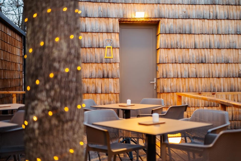 Property building, Restaurant/places to eat