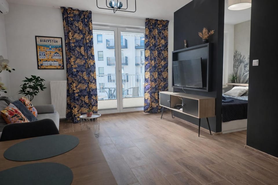 Communal lounge/ TV room, TV and multimedia, Living room