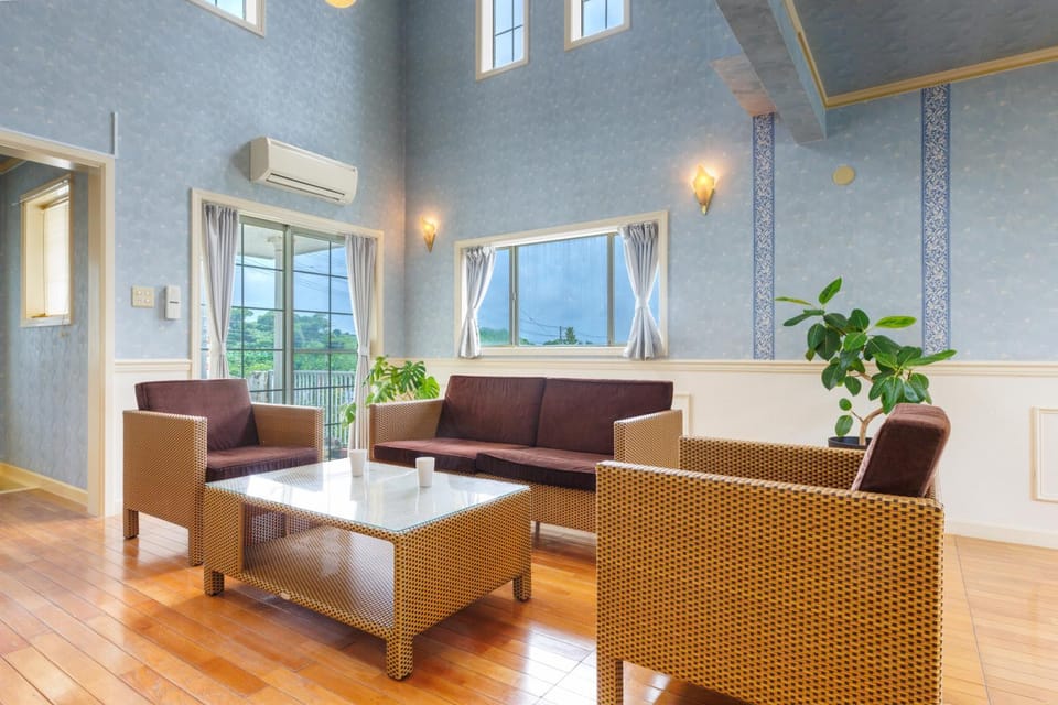 最大12名 沖縄アリーナ近く アメリカンビレッジまで車で10分 White Terrace House in Okinawa Prefecture