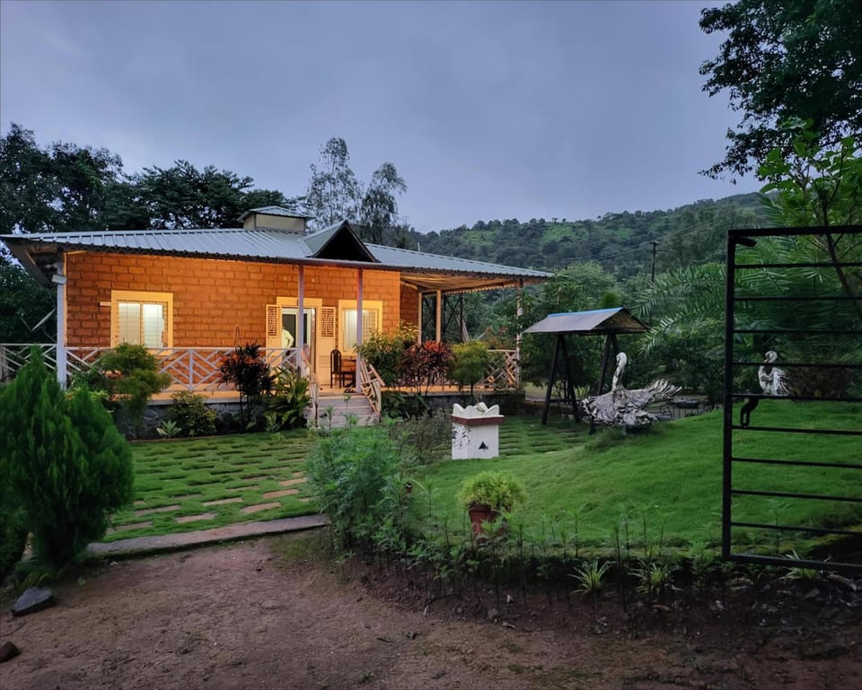 Holé's FarmVille House in Maharashtra