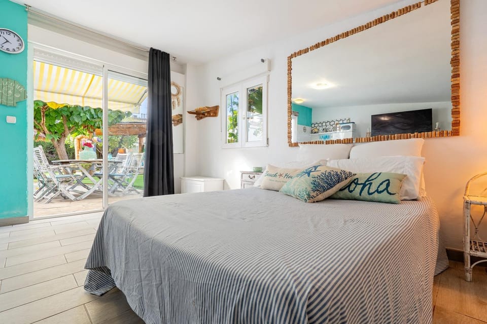 Living room, Bedroom
