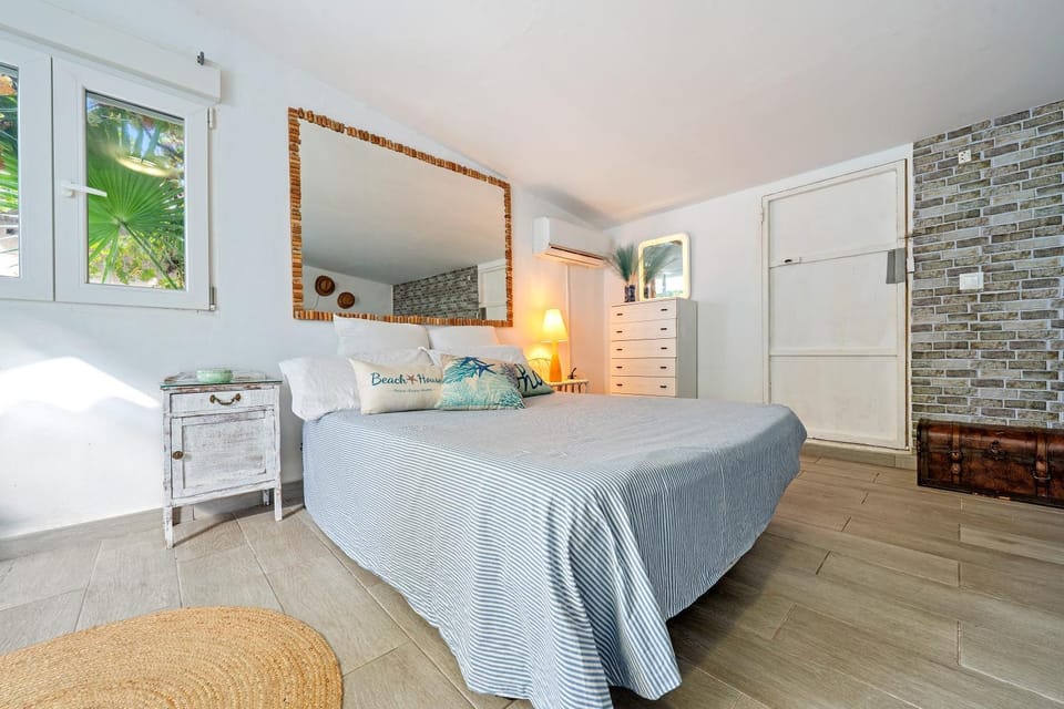Living room, Bedroom